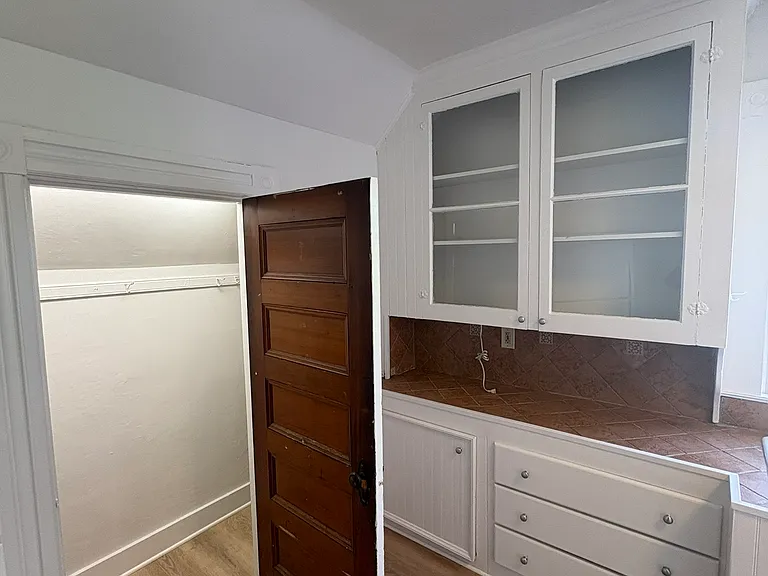 105 America St #3 — Photo 9