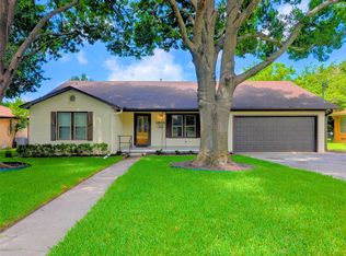 1305 Hillcrest Blvd, Gainesville, TX 76240