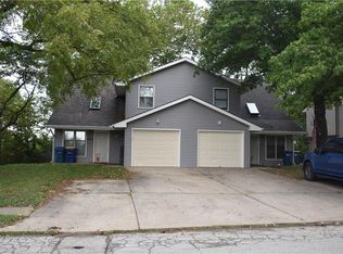 402-404 E Doniphan St, Liberty, MO 64068