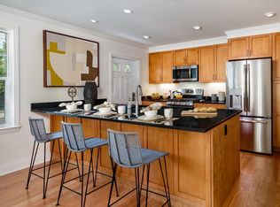 105 Paine Ct, Chestnut Hill, MA 02467