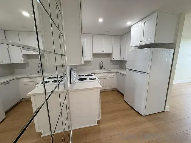 La Jolla Estates — Photo 3