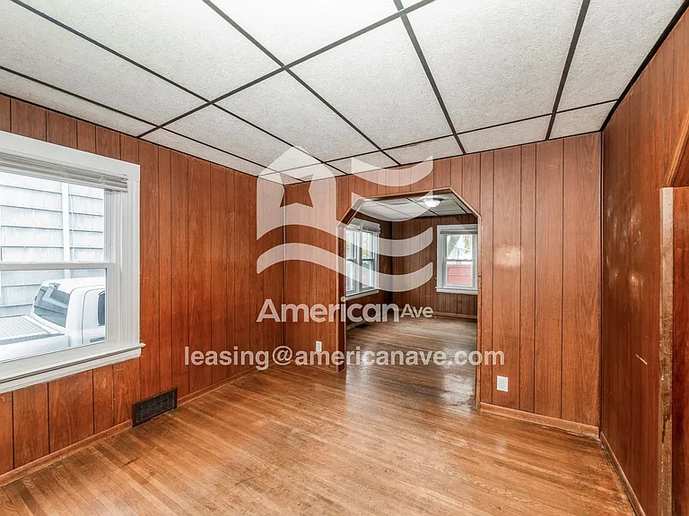 1424528_005_living_room_14183112.jpg