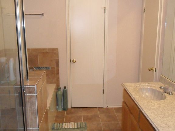 4th image of 1804 Ramona Cir