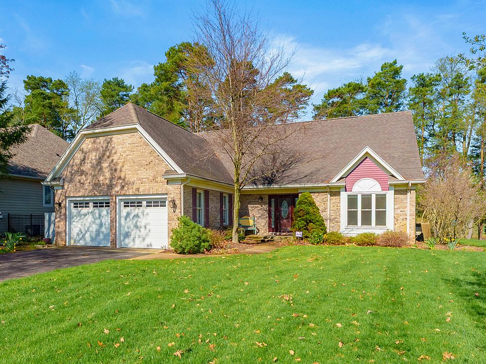 1st image of 10581 Country Club Dr