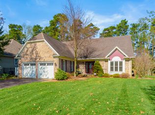 10581 Country Club Dr, Richland, MI 49083