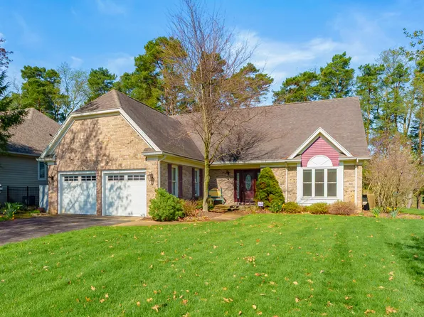 10581 Country Club Dr, Richland, MI 49083