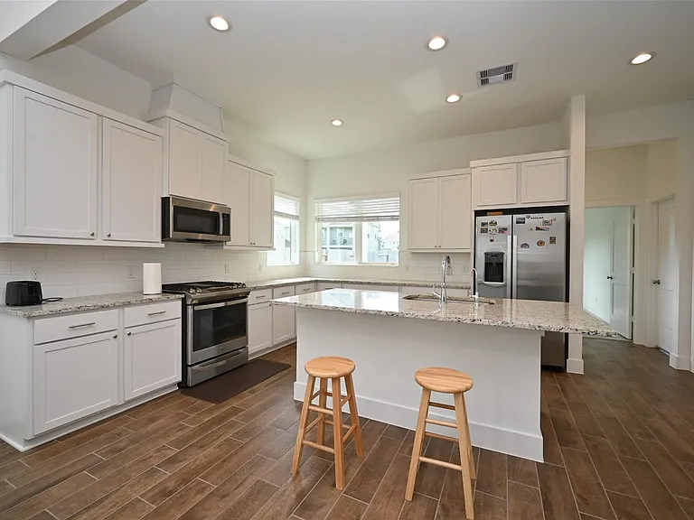 1535 Cathedral Bend Dr — Photo 6