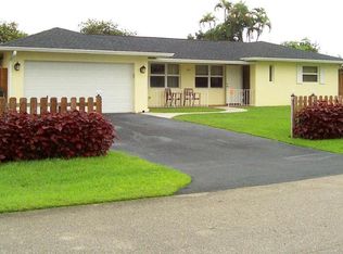 86 W Arch Dr, Lake Worth, FL 33467