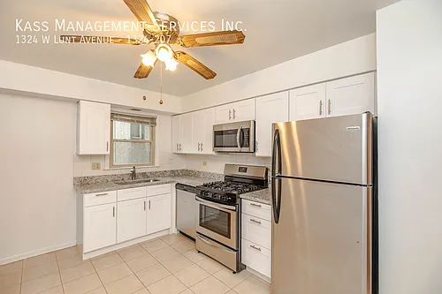 1324 W Lunt Ave Photo 1