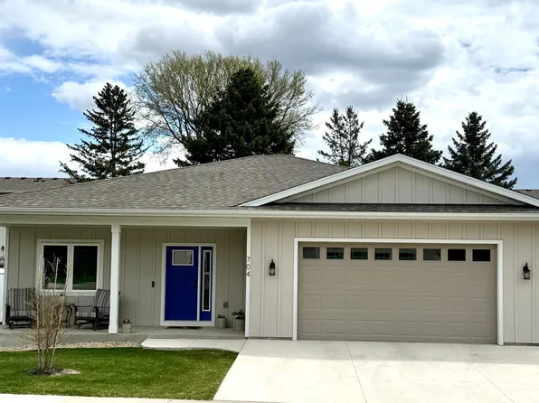 704 Maple Pl, Northfield, MN 55057