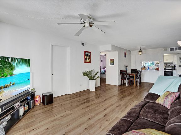 4th image of 54 Isle Of Venice Drive #12