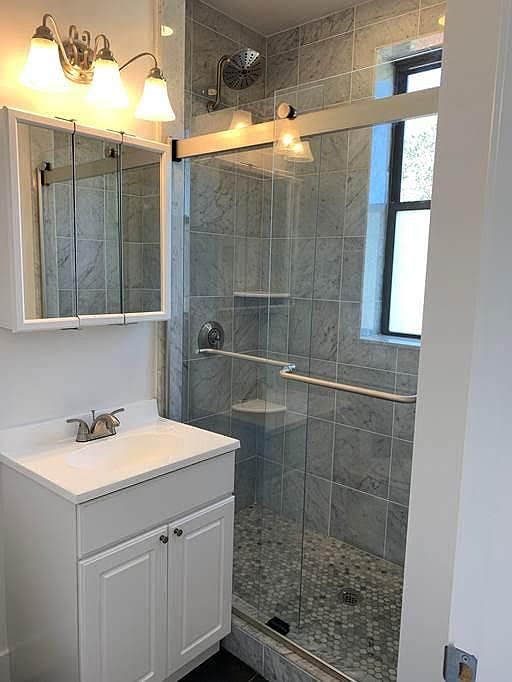 2nd image of 19 Queensberry St APT 42F