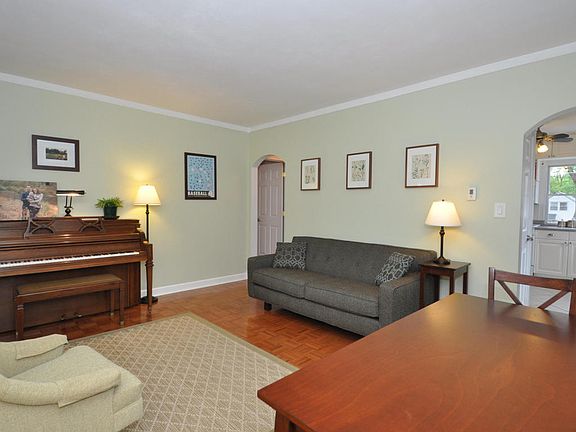 4th image of 544 N 104th St