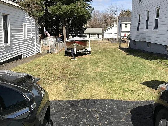 3rd image of 37 Ford Ave
