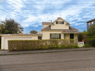 1554 Meade St, North Bend, OR