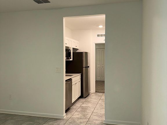 4th image of 225 Lawson Ave
