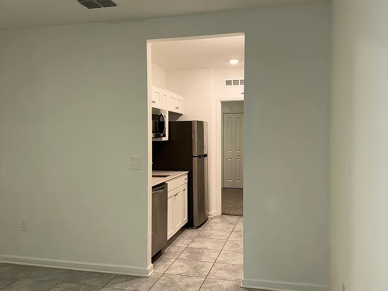 225 Lawson Ave — Photo 4