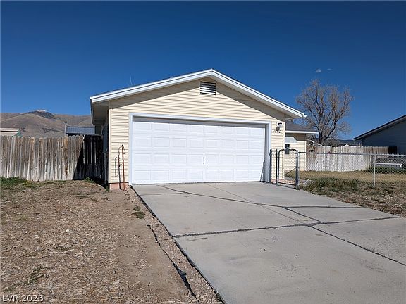 4th image of 1010 75th St E