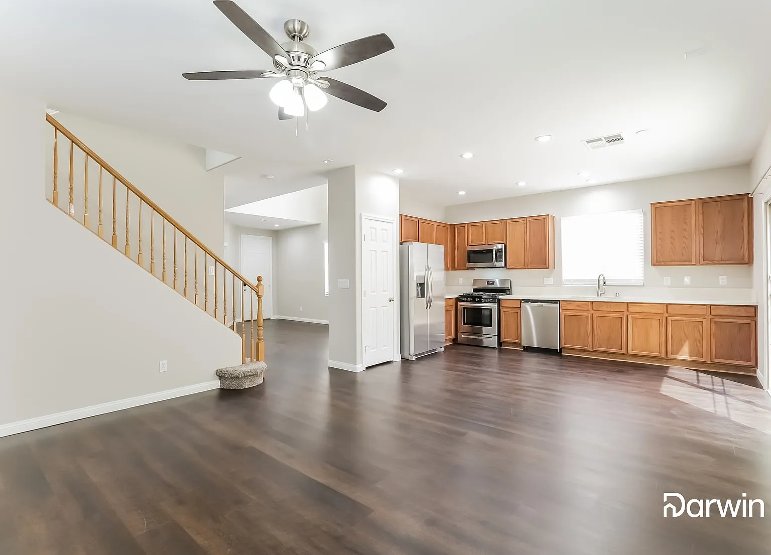 4 bed, 3.0 bath, 1802 sqft, $2,175 — Photo 2