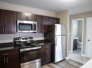15 Briar St APT 1, Glen Ellyn, IL 60137