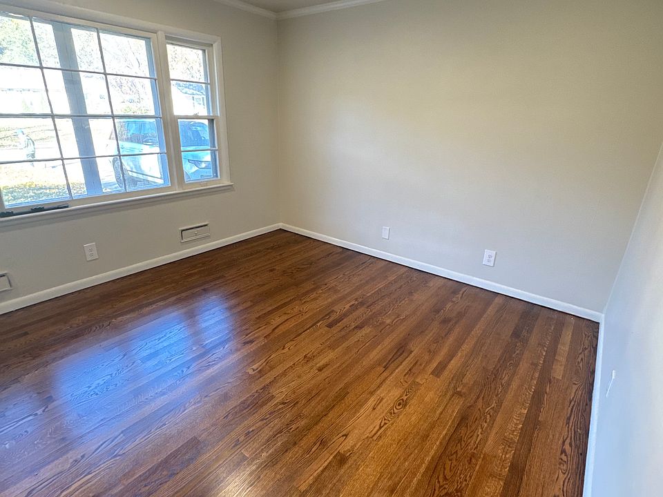2nd image of 7617 Walmer St