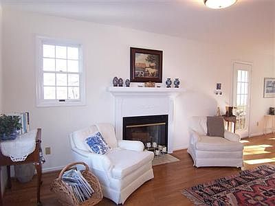 4th image of 709 Wesleyan Dr
