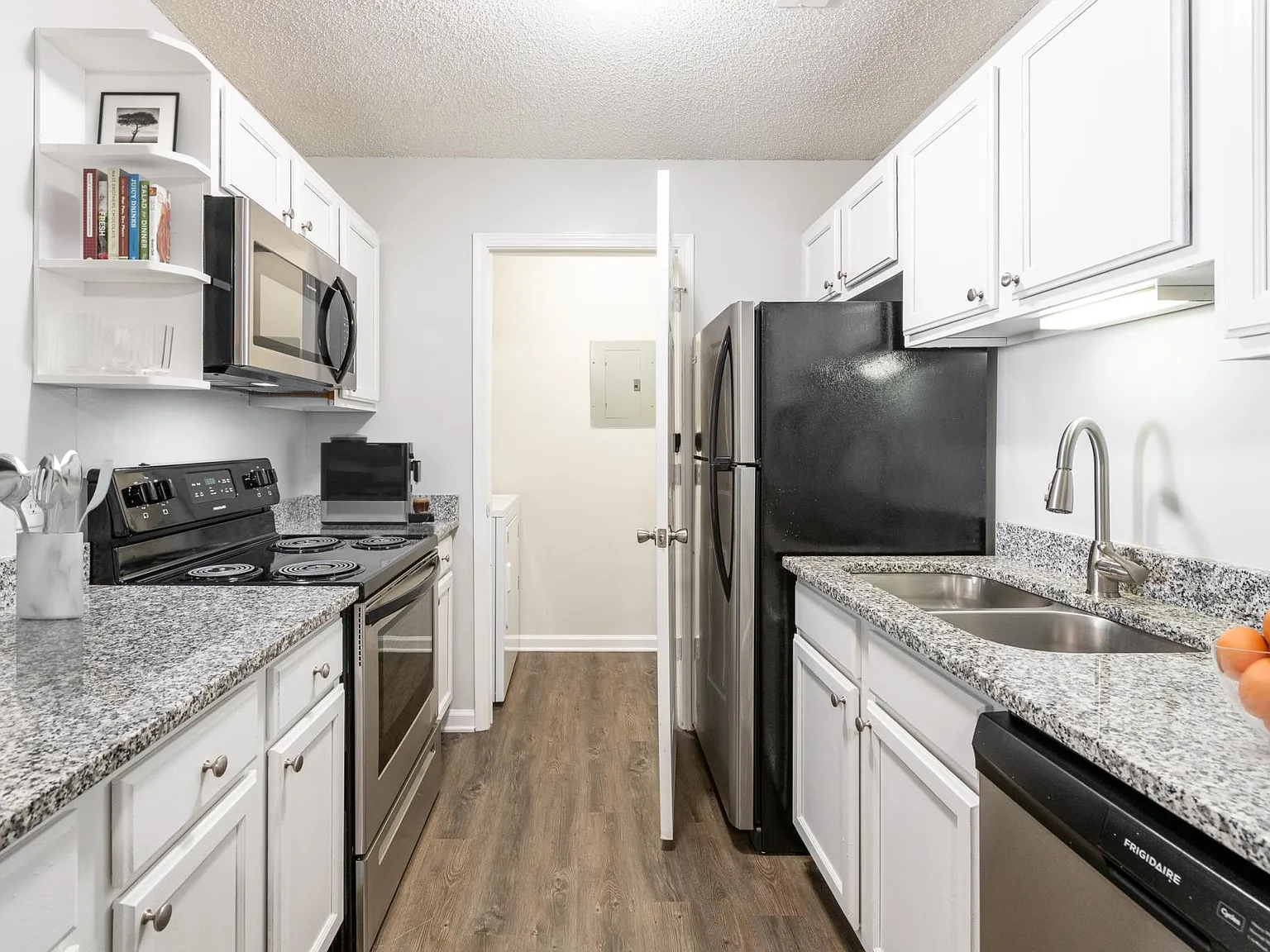 Crown Point at Kingsport Drive — Photo 1