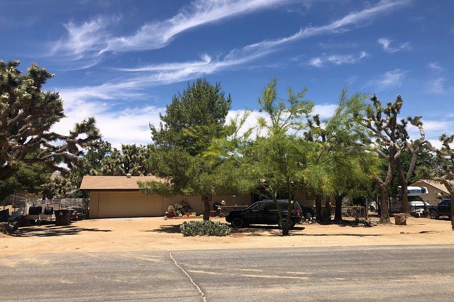 1st image of 56830 Desert Gold Dr