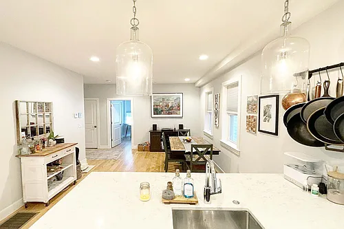 335 Maverick St #1 Photo 1
