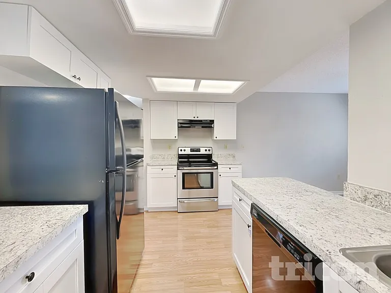 4424 Ohara St — Photo 6
