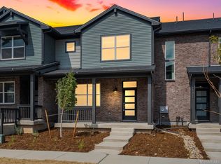 22185 E 7th Pl, Aurora, CO 80019