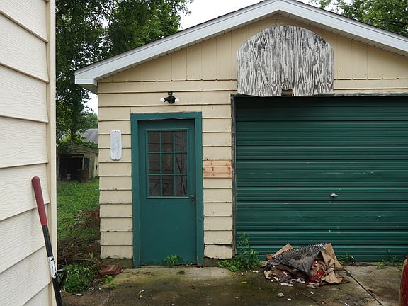 3rd image of 213 Linwood Ave