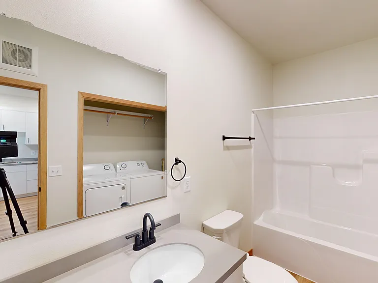 210-200 N Heritage Pkwy — Photo 11