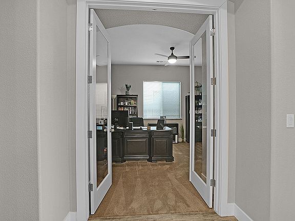 3rd image of 1306 Heartland Dr
