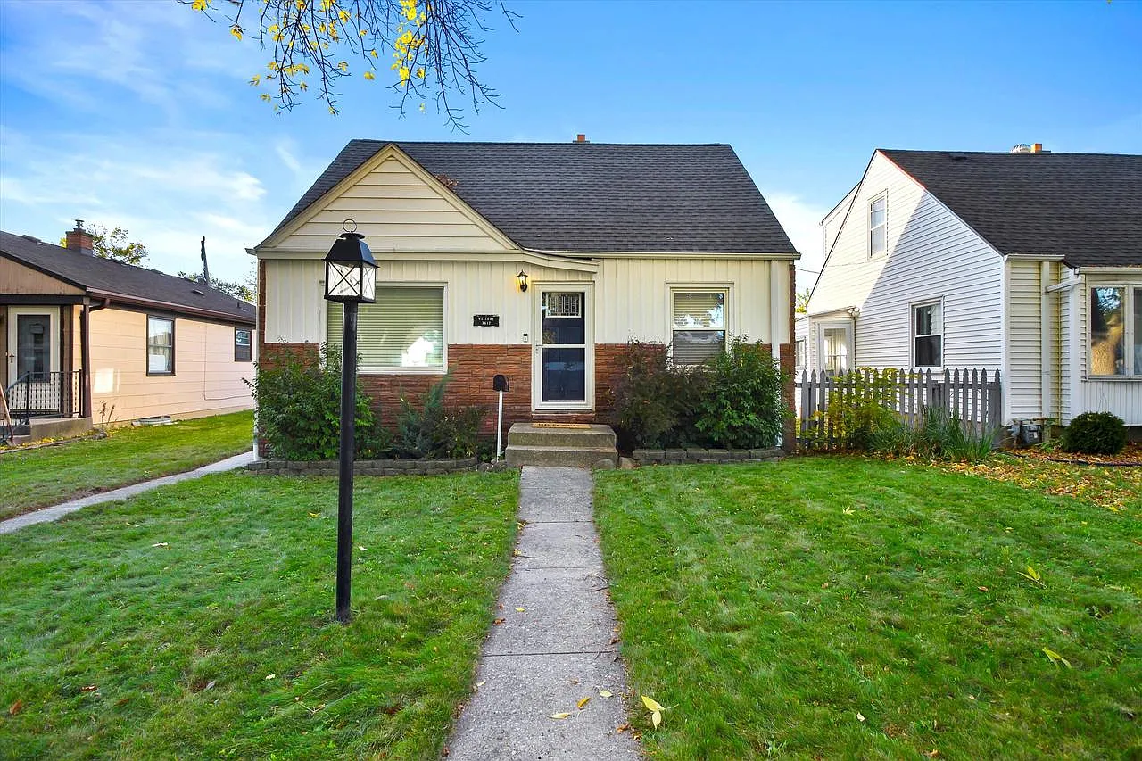 3617 North 91st STREET photo 1