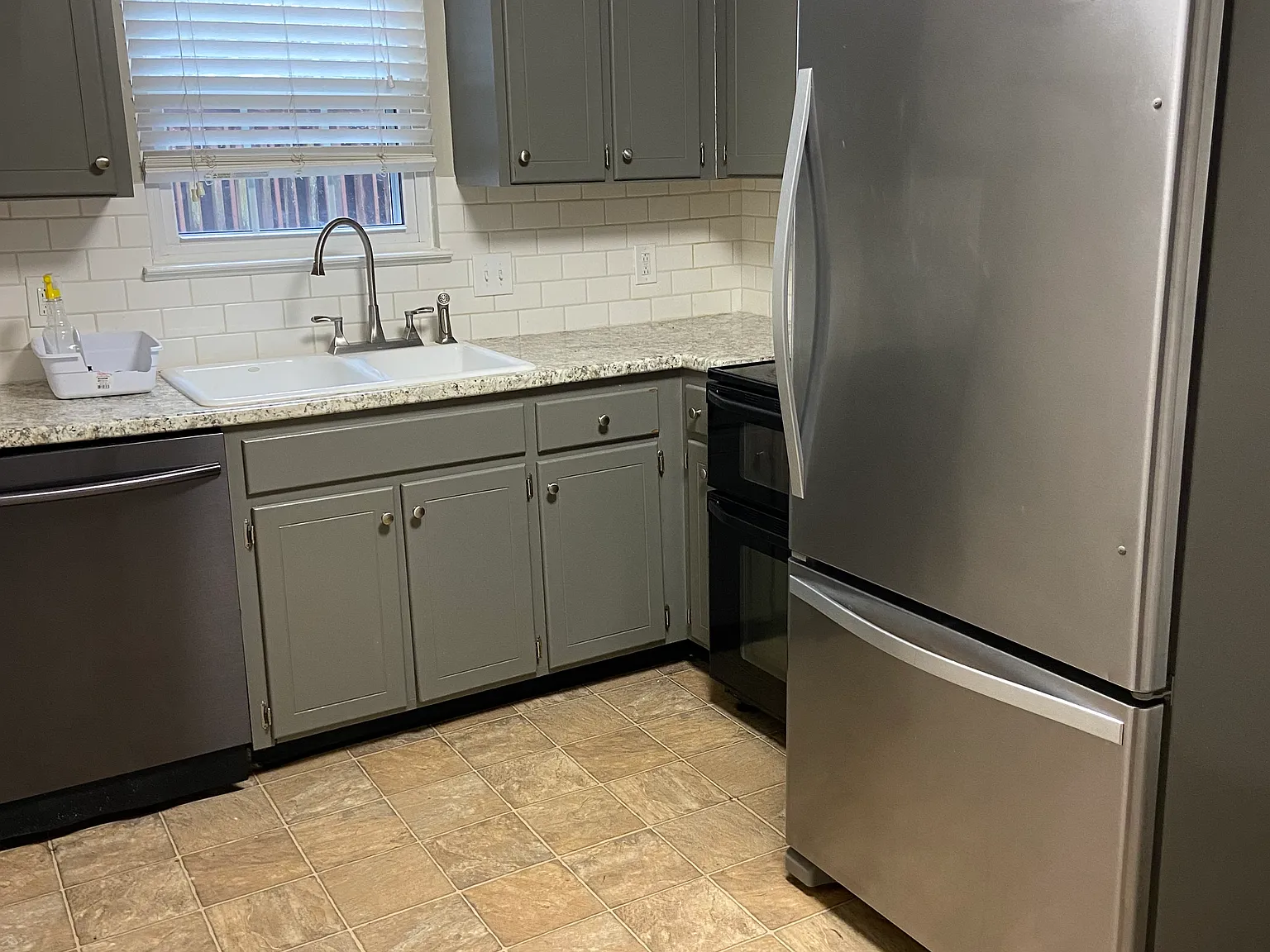 2 bed, 1.5 bath, 1020 sqft, $1,550 — Photo 2