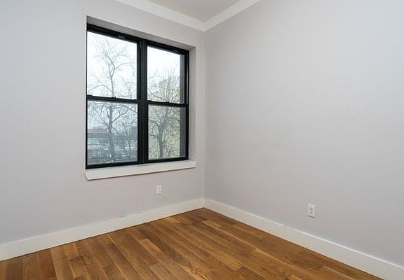 4th image of 249 Jefferson St APT 4B