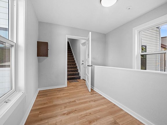 5th image of 3379 Brownlow Ave