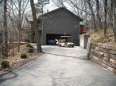 3rd image of 124 E Merrivale Ave