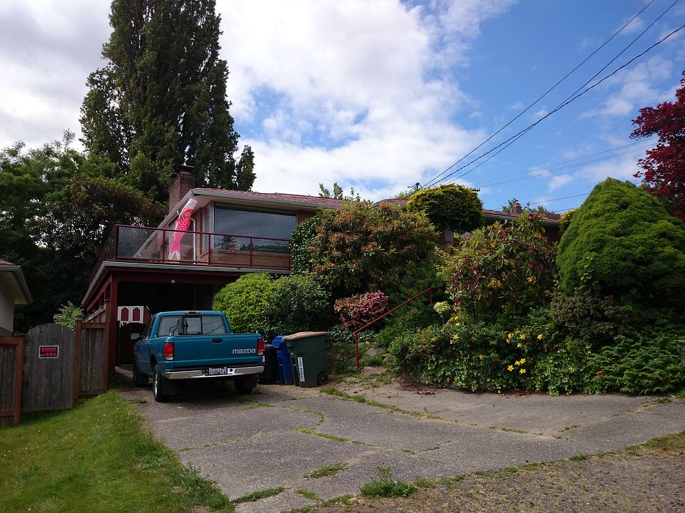 2nd image of 3611 S Cloverdale St