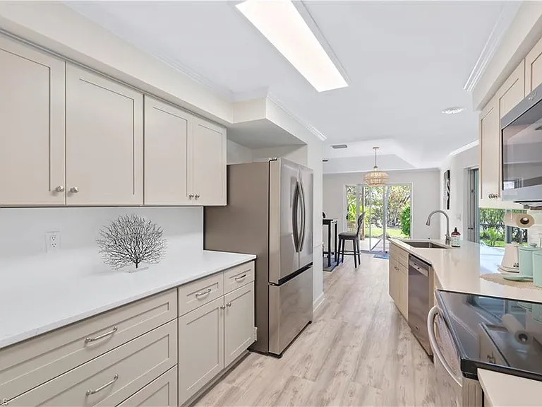 2125 Marina Dr — Photo 13
