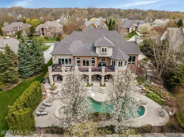 6993 Oakhurst Ridge Rd, Clarkston, MI 48348