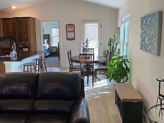Living into dining/kitchen
