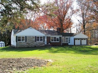 17760 S Meadowpark Dr, Walton Hills, OH