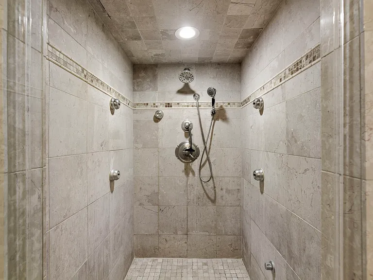 1540 Lakeside Dr #1540 — Photo 17
