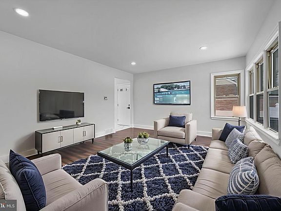 5th image of 526 Harding Ave