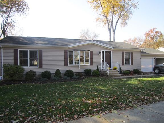 Great House For Sale in River Vale