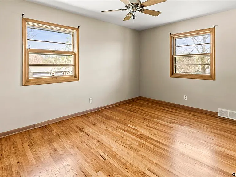 5518 Woolworth Ave — Photo 15