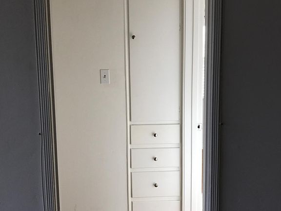 5th image of 130 Roycroft Ave #204
