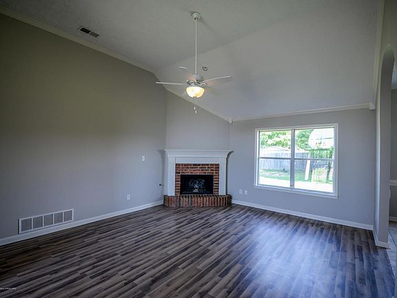 2nd image of 13142 Braybourne Pl N